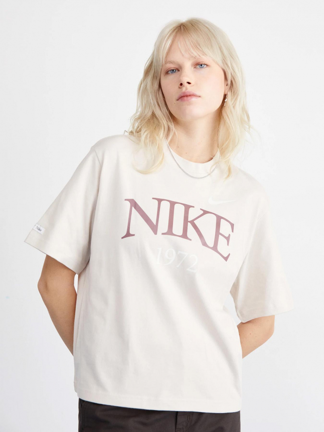 T-shirt tee classics boxy beige femme - Nike