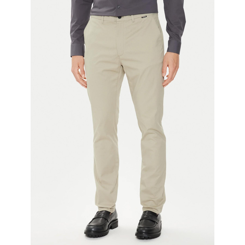 Pantalon chino slim en sergé élastique beige homme - Calvin Klein