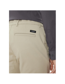 Pantalon chino slim en sergé élastique beige homme - Calvin Klein