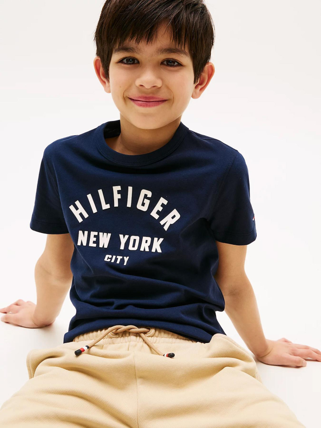 T-shirt à logo incurvé bleu marine garçon - Tommy Hilfiger